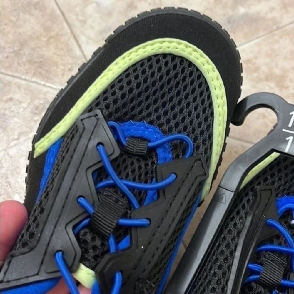 Boys Water shoes size 13/1